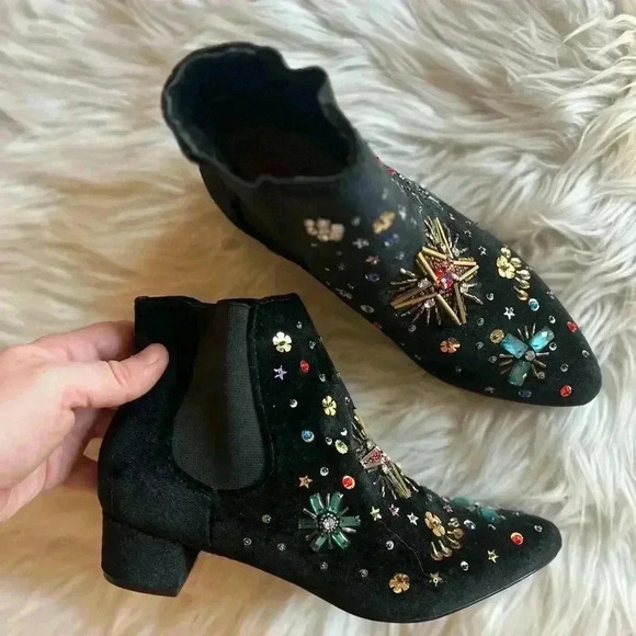 Betsey Johnson Jax Booties Velvet Ankle Boots with Starburst Jewels, Size 6 - Picture 3 of 12